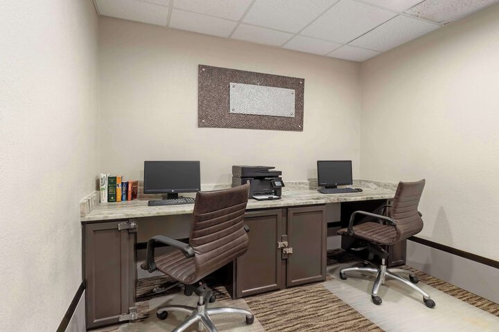 Best Western Magnolia Inn & Suites