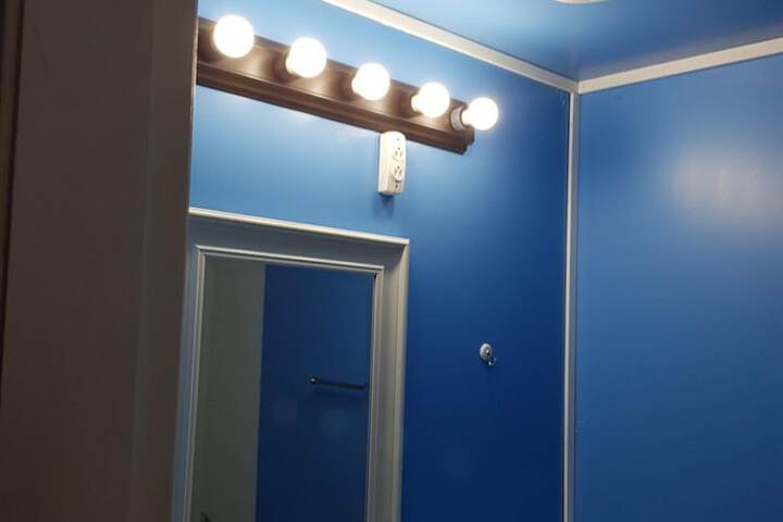Room 17 of 32