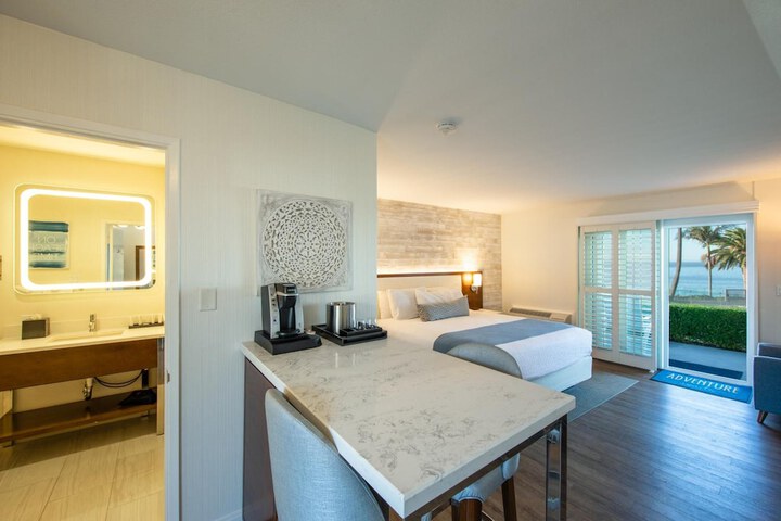 SeaCrest OceanFront Hotel