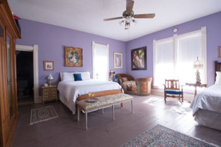 Munzesheimer Manor Bed & Breakfast
