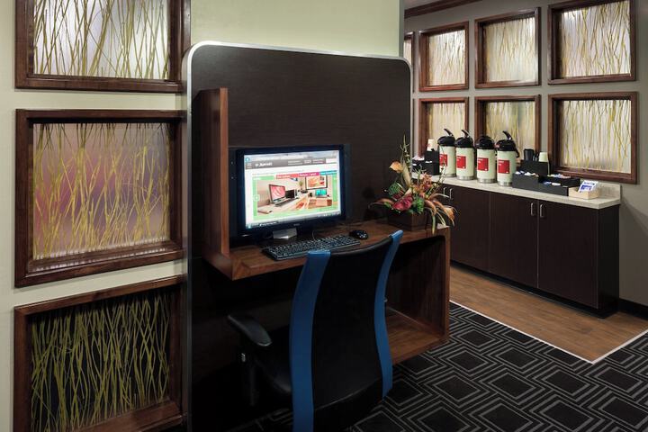 Business Center 21 of 21