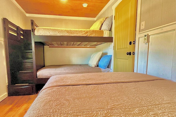 The Alexander at Creek Road