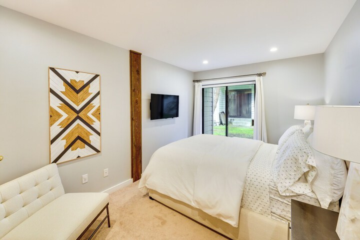 Walk to Main St. & Lifts: Ketchum Townhouse!