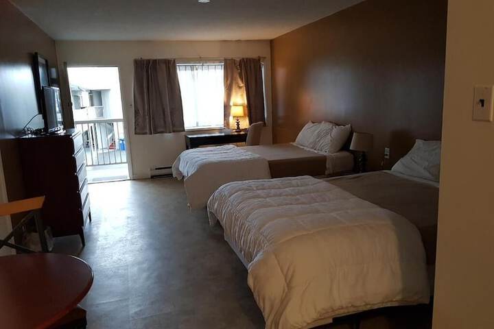 Room 11 of 32