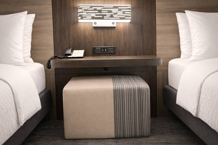 Holiday Inn Express Hotel & Suites St. Paul-Woodbury by IHG