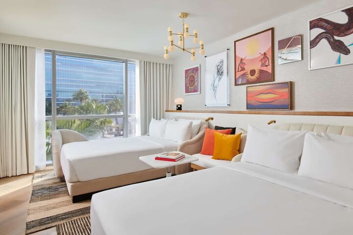 Room 34 of 201