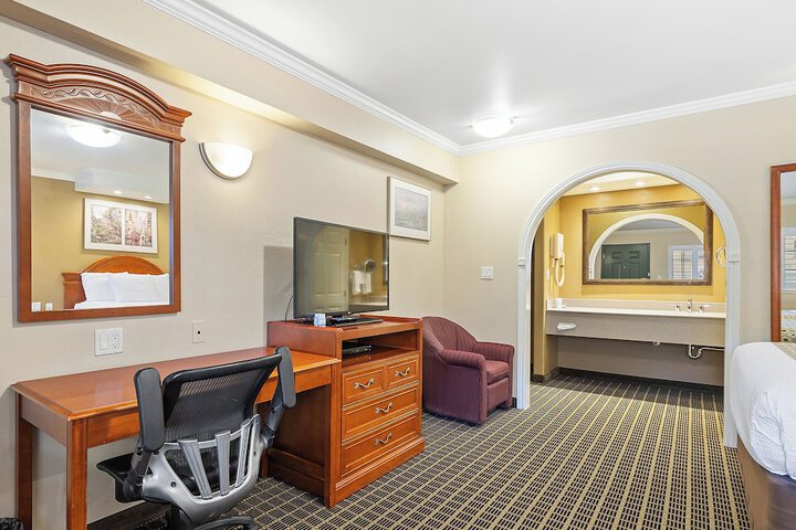 Alexis Park Hotel