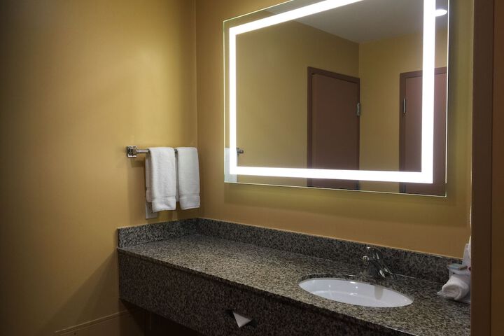 Room 7 of 18