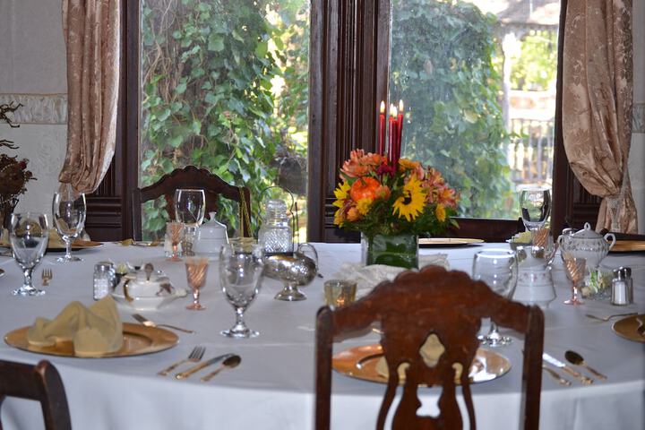 Dining 77 of 108