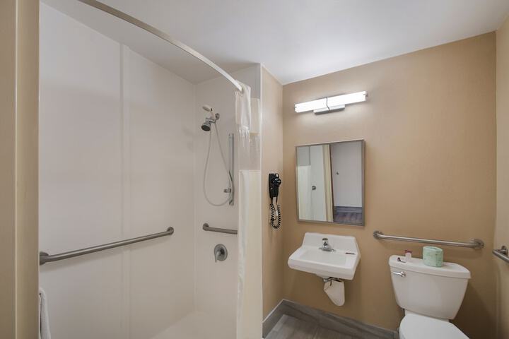 Room 11 of 21