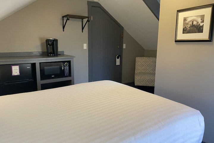 Room 35 of 59