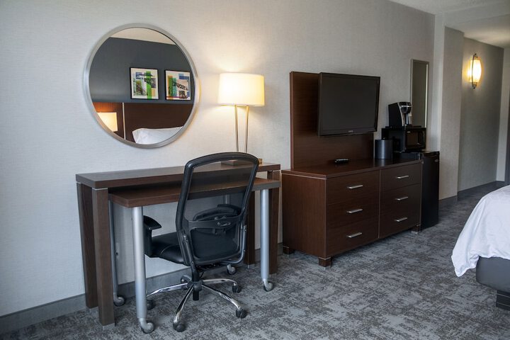 Room 47 of 76