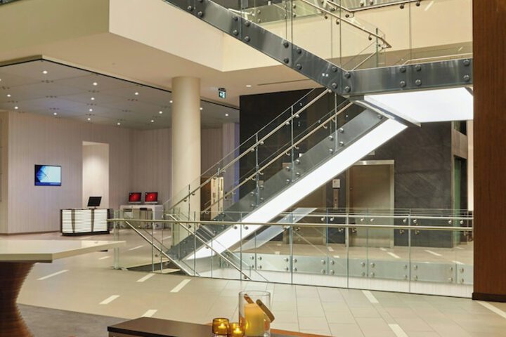 Calgary Airport Marriott In-Terminal Hotel