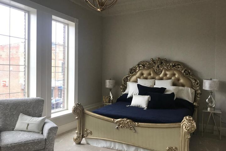 Room 18 of 32