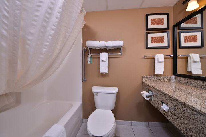 Room 32 of 51