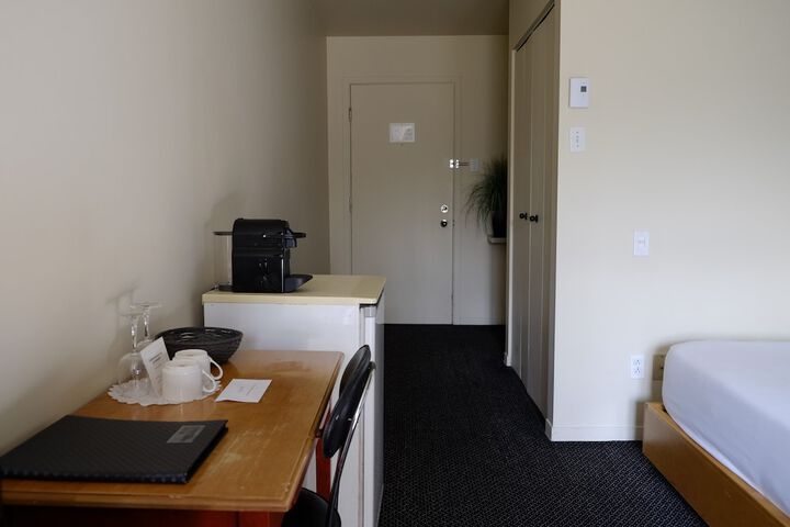 Room 49 of 60