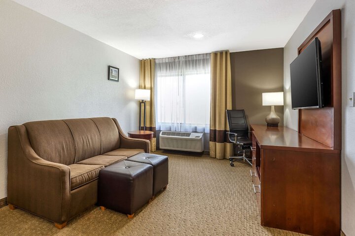 Room 17 of 46