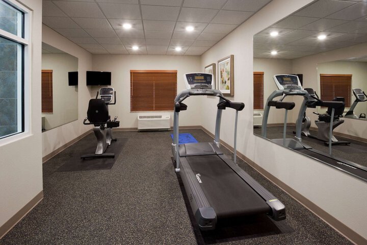 AmericInn by Wyndham Hartford SD