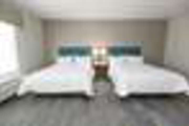 Room 157 of 200