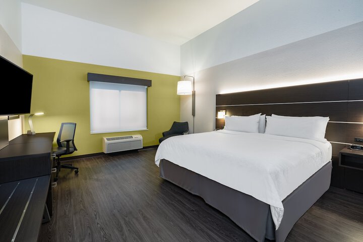 Holiday Inn Express & Suites Trinidad by IHG
