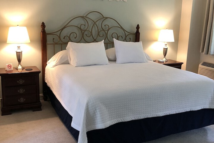 Room 25 of 109
