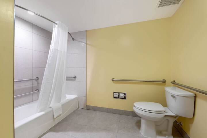 Room 9 of 23