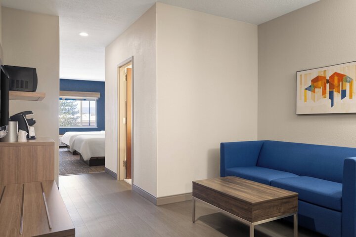 Room 25 of 52