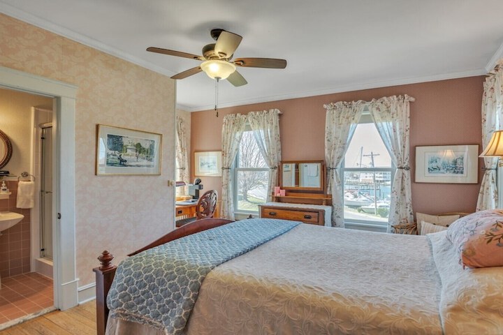 Room 17 of 39