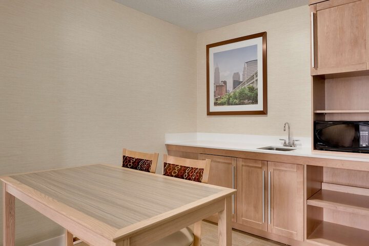 Hampton Inn & Suites Cleveland / Independence