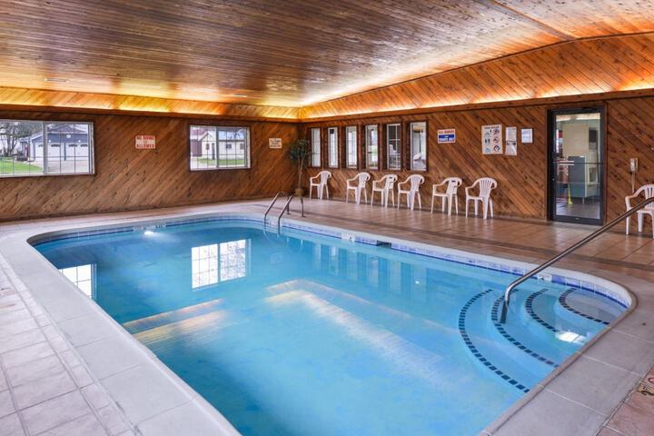 Pool 4 of 23