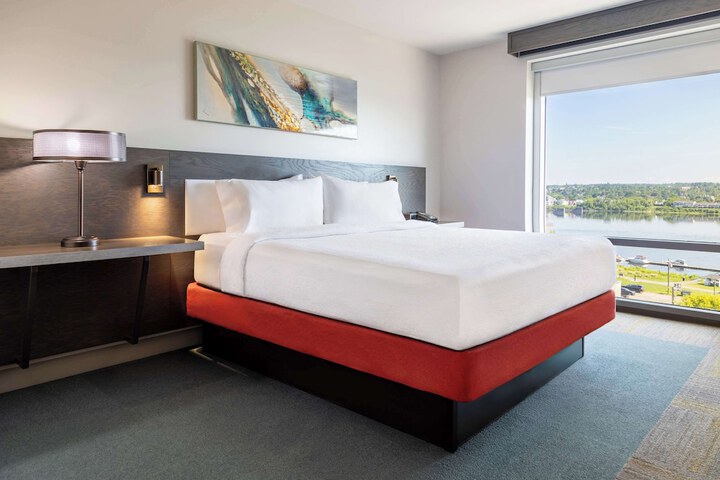 Room 108 of 173
