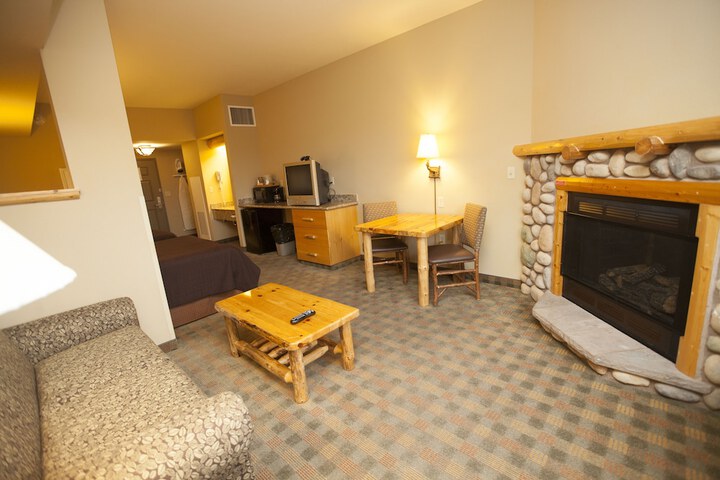 Room 72 of 98