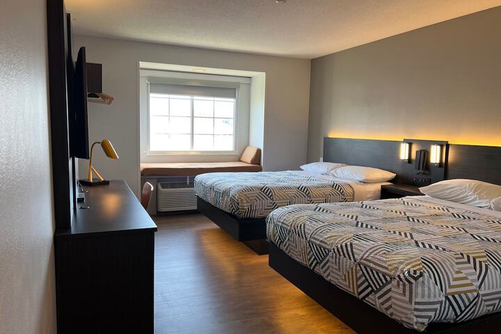 Room 17 of 28