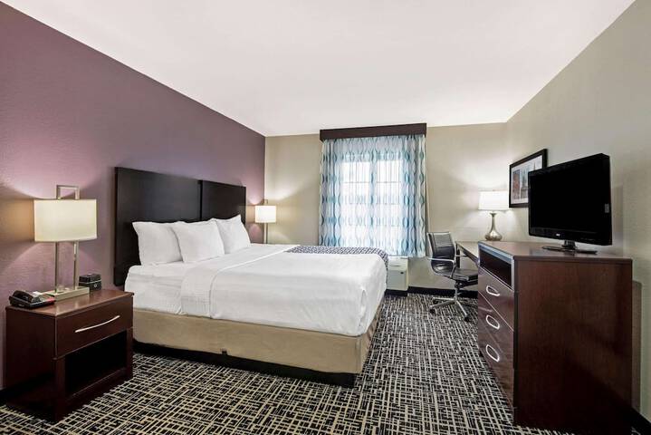 La Quinta Inn & Suites by Wyndham New Cumberland-Harrisburg