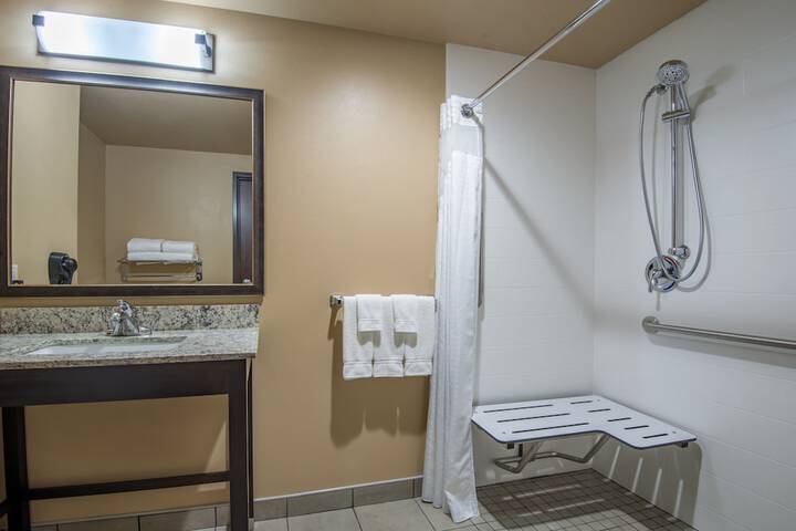 Holiday Inn Salina by IHG