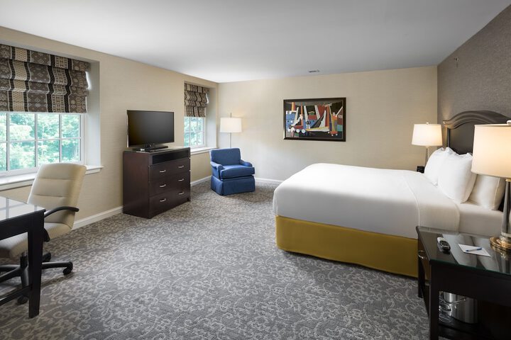 Room 9 of 18