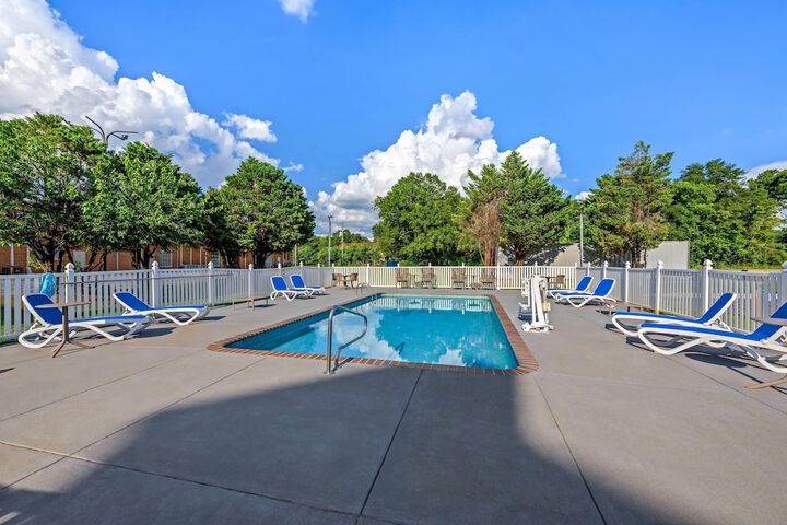 Comfort Inn & Suites River City Decatur