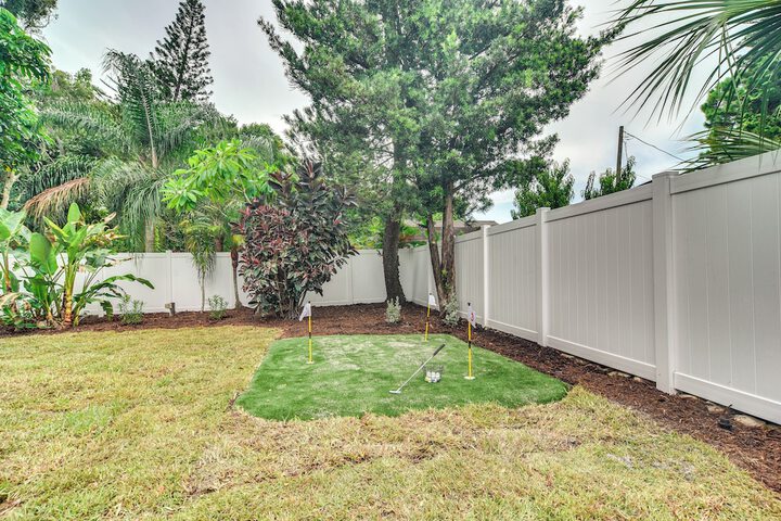 Pinellas Park Home: Swim Golf, Grill & More!
