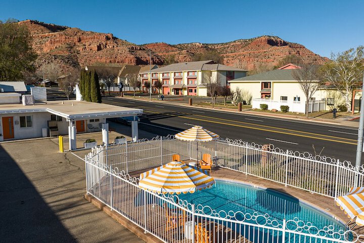 Hotel 37 of 105