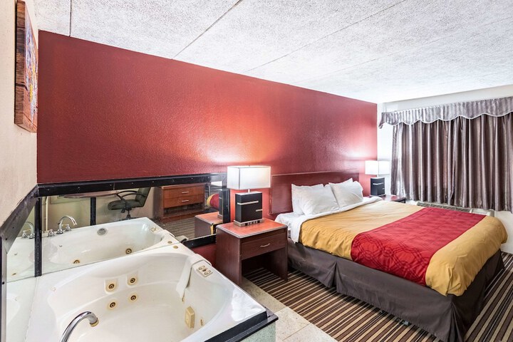 Room 14 of 33