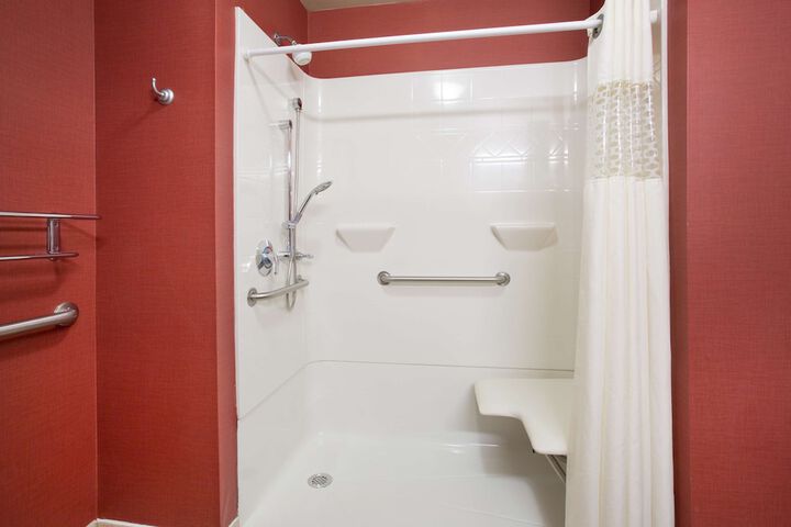 Room 10 of 32