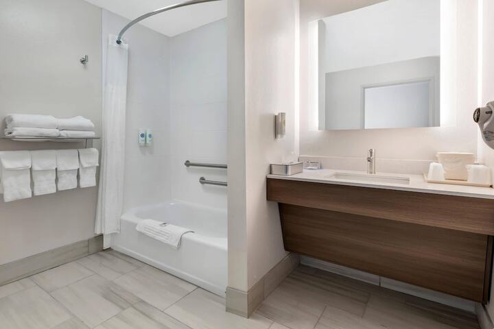 Comfort Inn Ballard-Roosevelt
