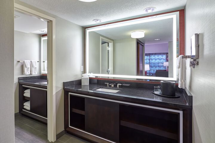 Mystic Lake Casino Hotel