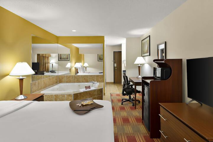 Room 27 of 39