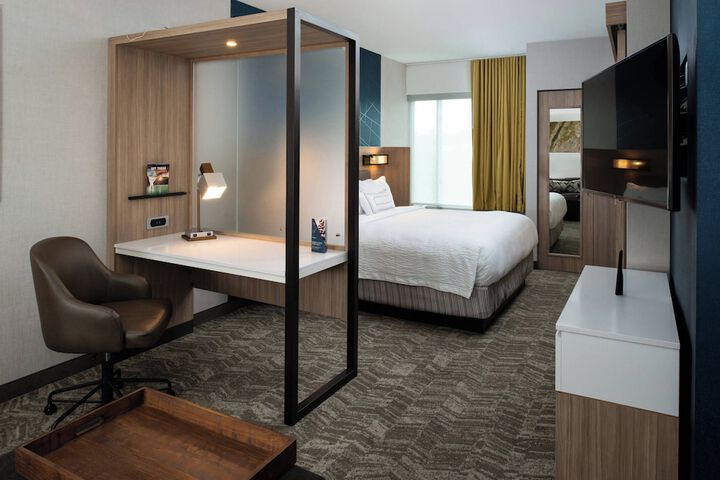 Room 16 of 44