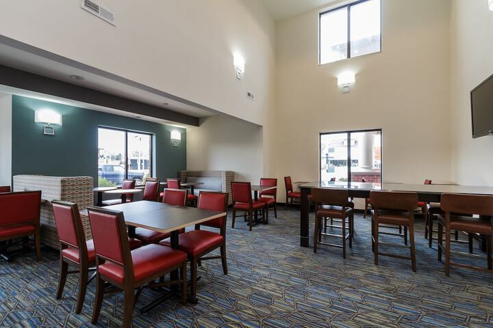 Holiday Inn Express Hotel & Suites South Bend by IHG