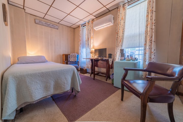 Room 8 of 22
