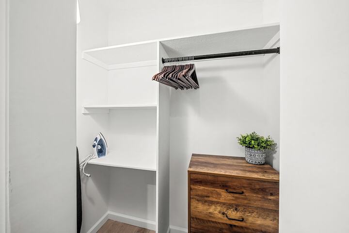 Room 120 of 181
