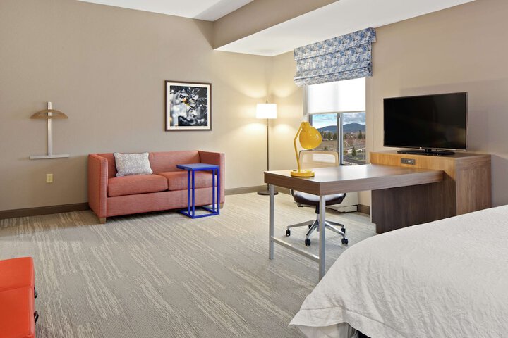 Room 32 of 48