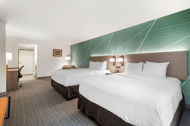 Comfort Inn & Suites Lake George